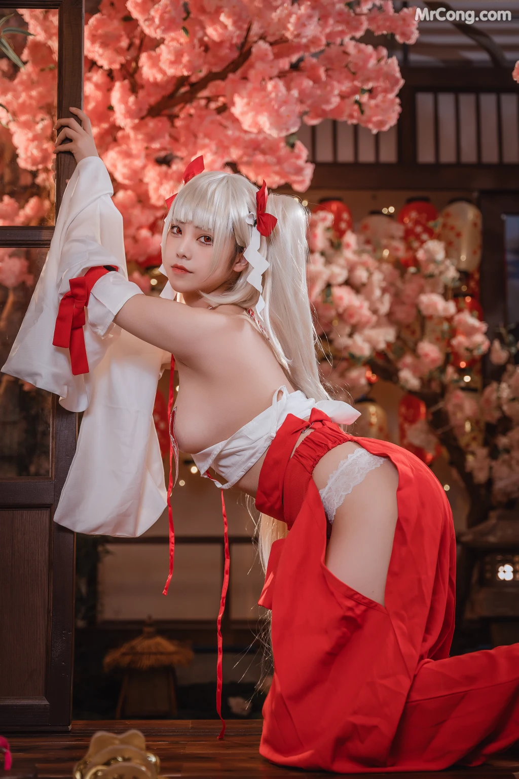 Coser@蜜汁猫裘 Vol.084: 可畏巫女 (50 photos + 4 videos) – Page 2