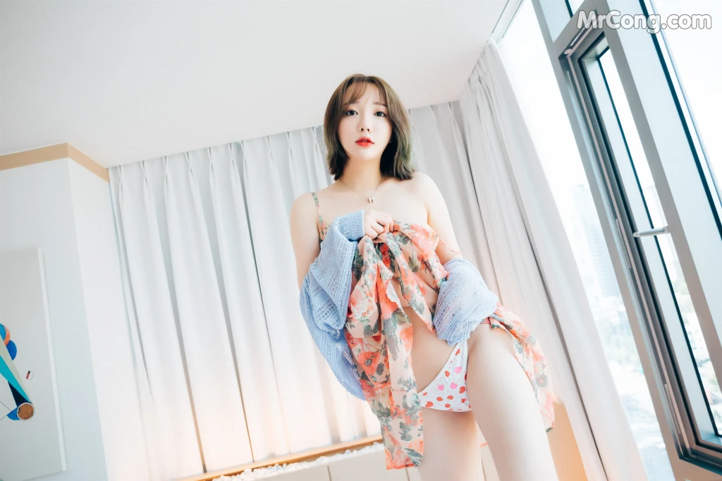 [Loozy] Son Ye-Eun (손예은): Lover in Hotel (133 photos) – Page 2