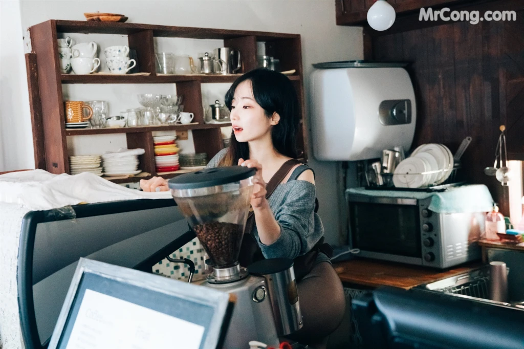 [Loozy] Bambi (밤비): Cafe Alba (179 photos) – Page 2