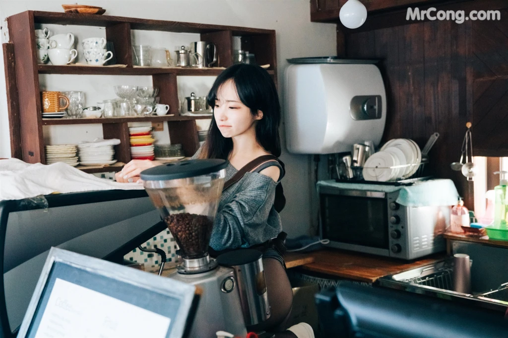[Loozy] Bambi (밤비): Cafe Alba (179 photos) – Page 2