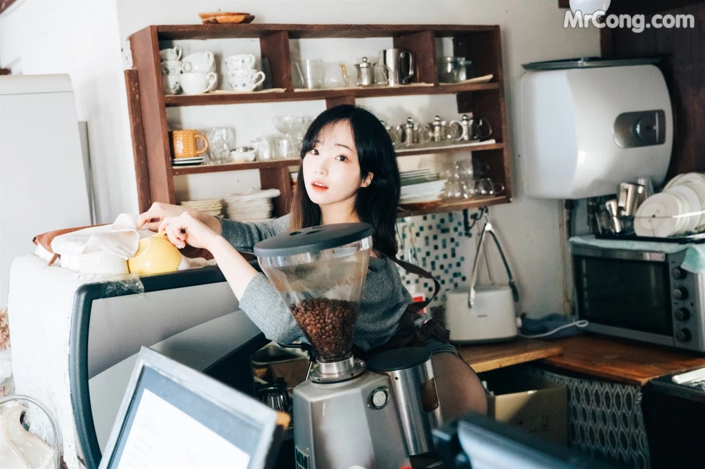 [Loozy] Bambi (밤비): Cafe Alba (179 photos) – Page 3