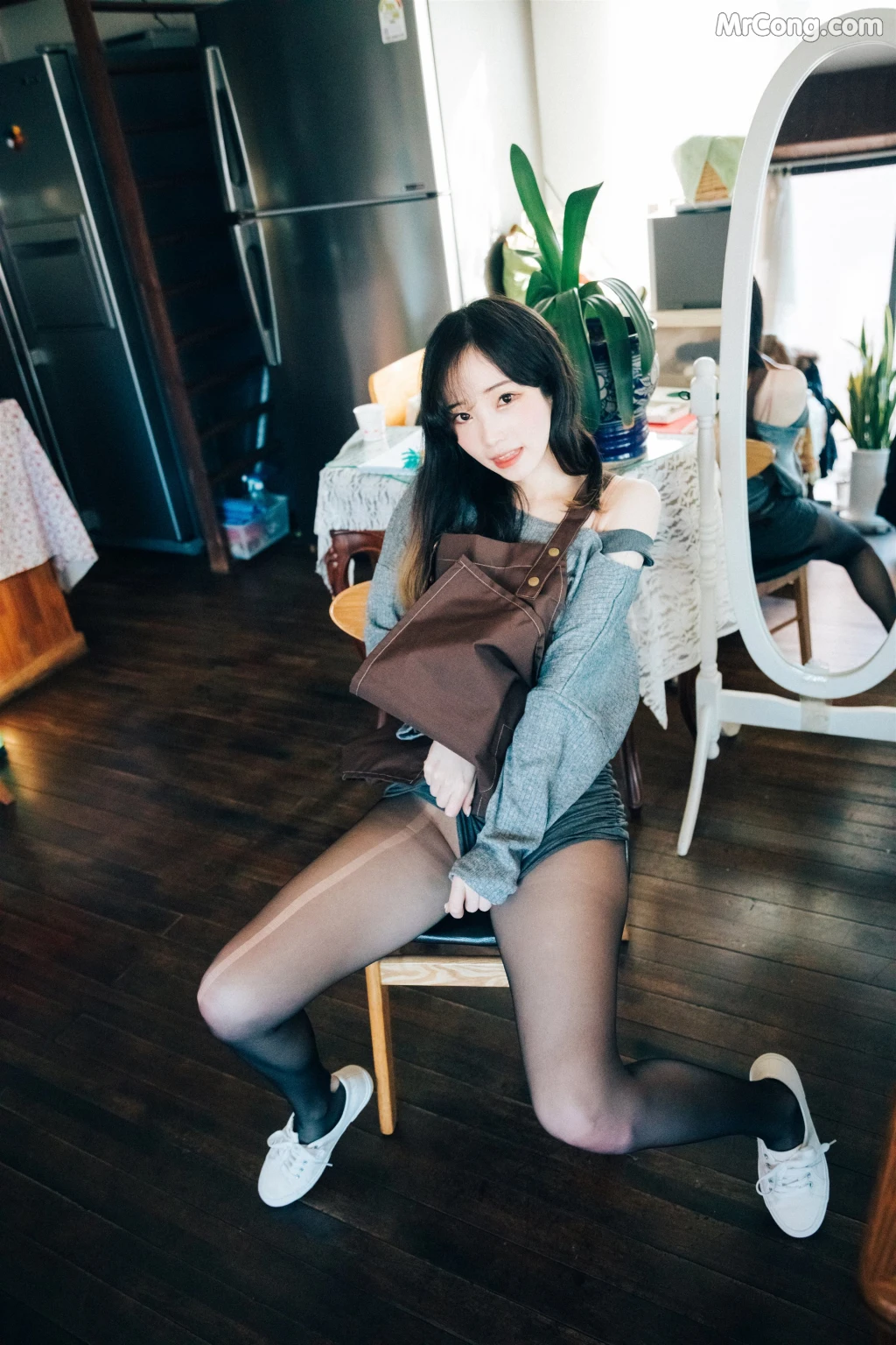 [Loozy] Bambi (밤비): Cafe Alba (179 photos) – Page 5