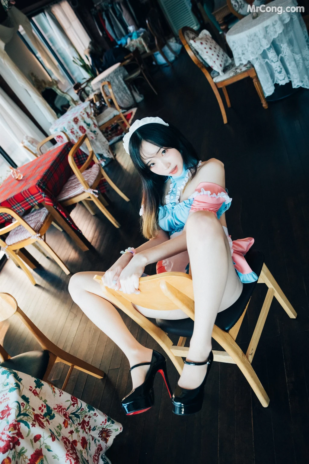 [Loozy] Bambi (밤비): Cafe Alba (179 photos) – Page 12
