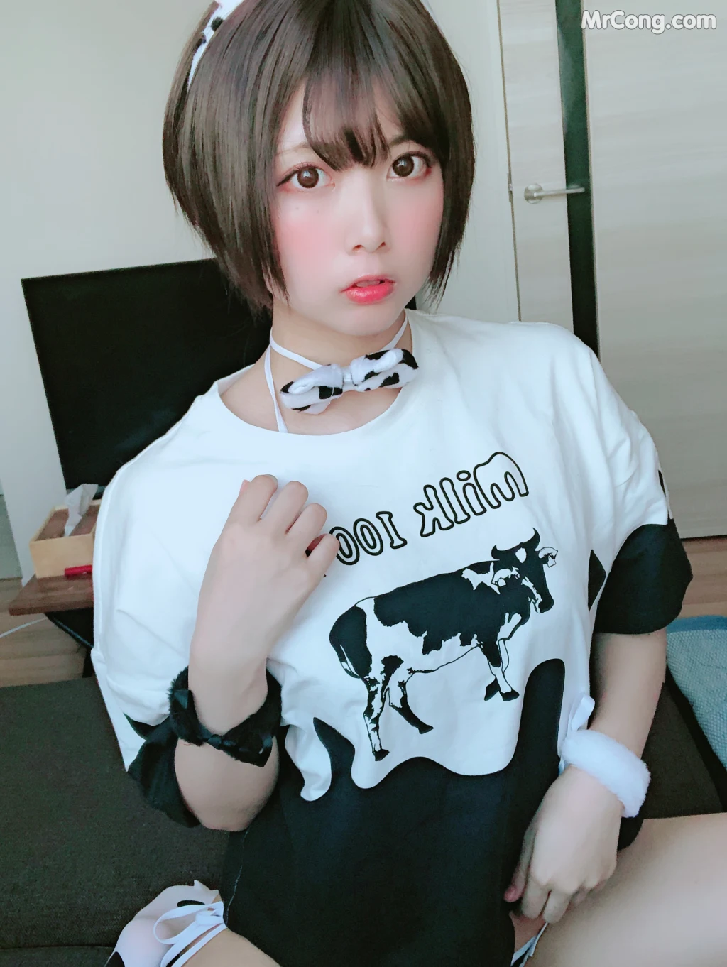 [Fantia] Tomiko (とみこ): 下乳でとる牛? (43 photos + 1 video)