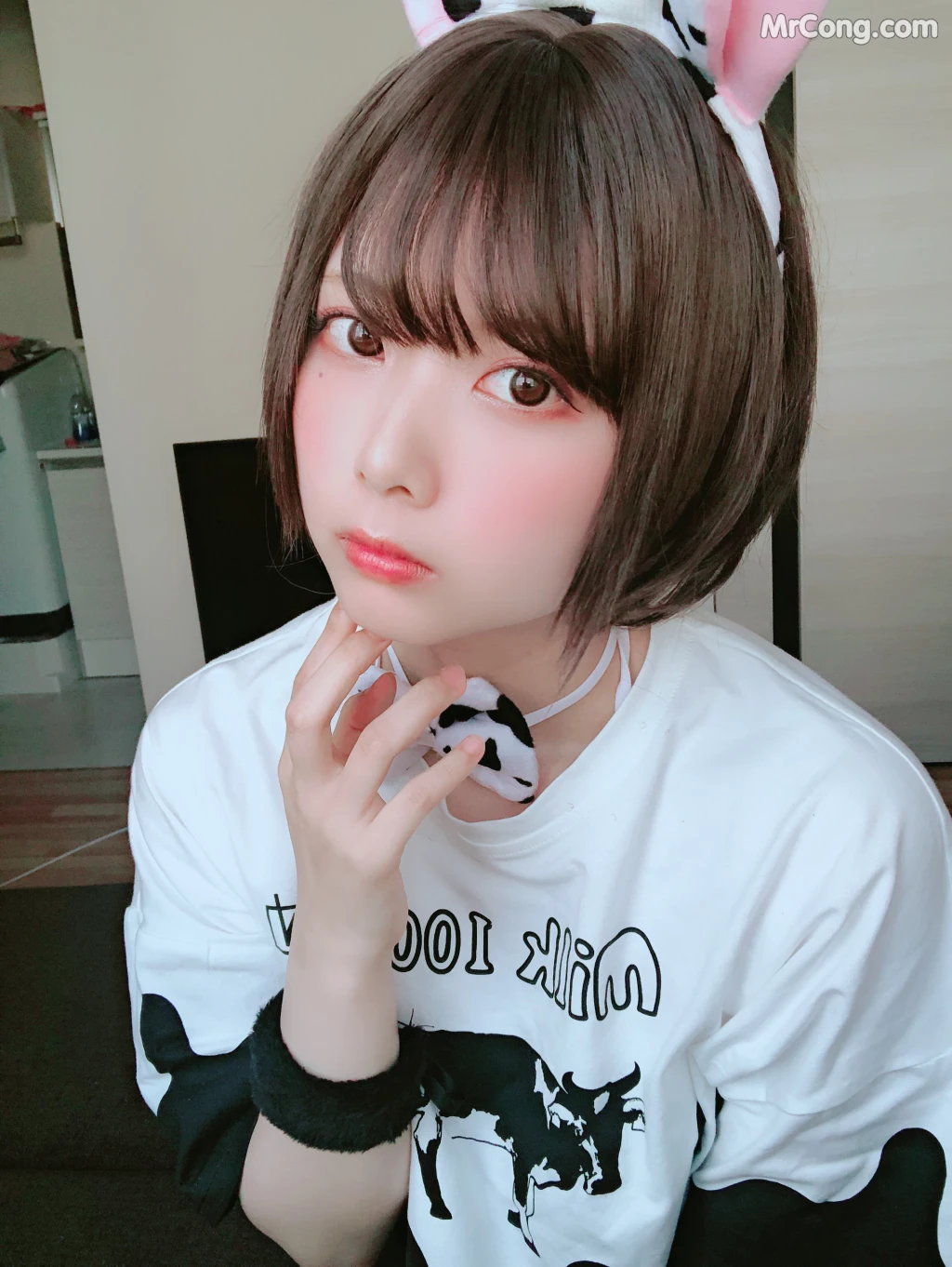[Fantia] Tomiko (とみこ): 下乳でとる牛? (43 photos + 1 video)