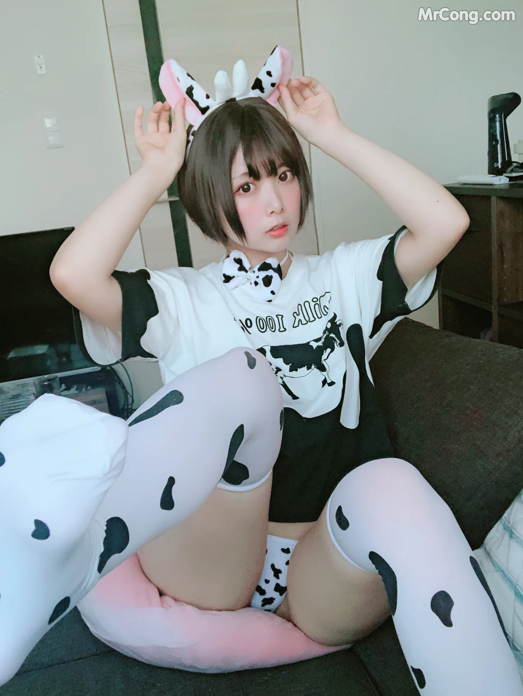 [Fantia] Tomiko (とみこ): 下乳でとる牛? (43 photos + 1 video) – Page 2