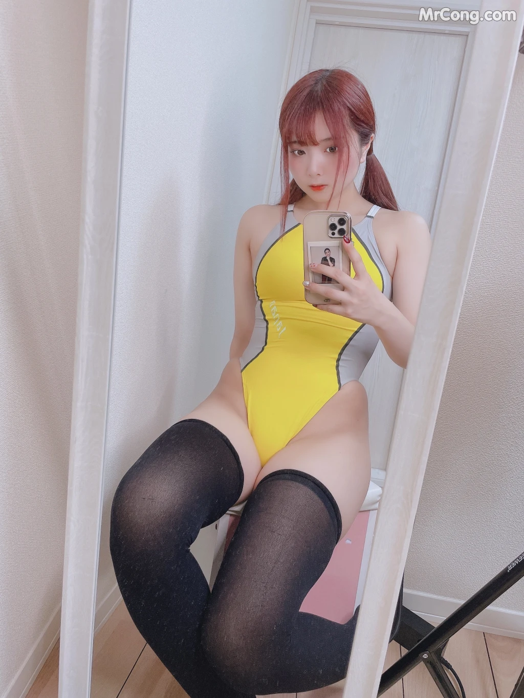 [Fantia] Tomiko (とみこ): 黄色い競泳水着?とニーソ (58 photos) – Page 3