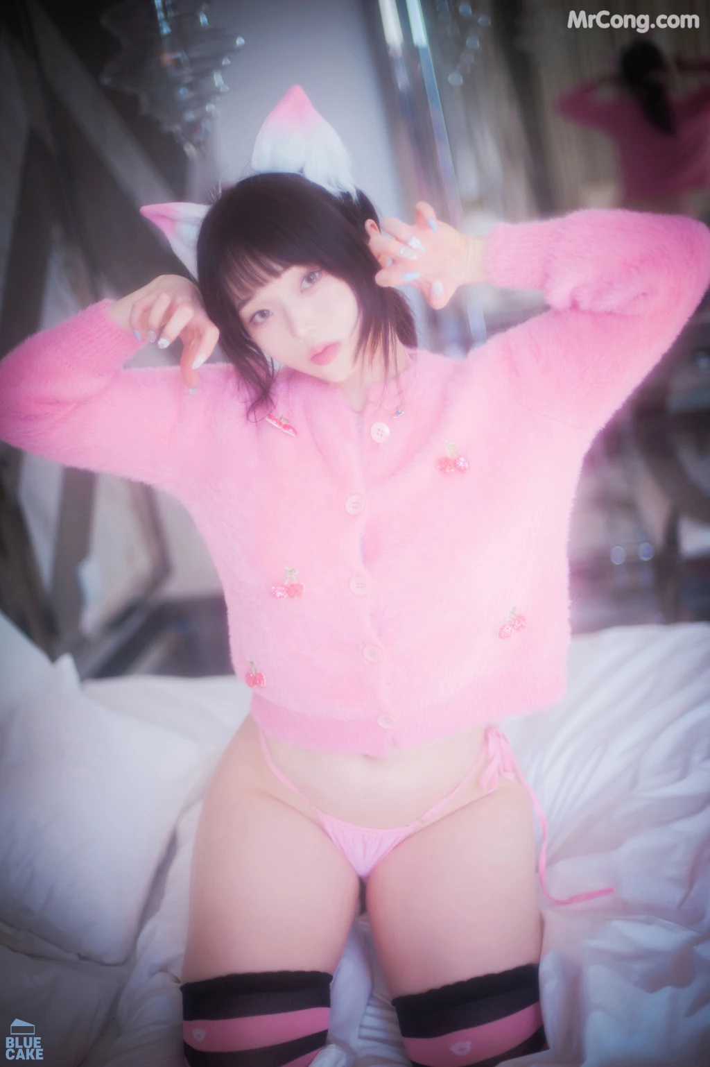 [BLUECAKE] Bambi (밤비): Naughty Cats Pink & Mint RED (145 photos)