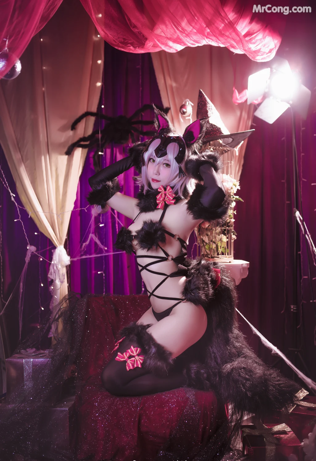 Coser@Money冷冷 No.010: 贞德 (8 photos)