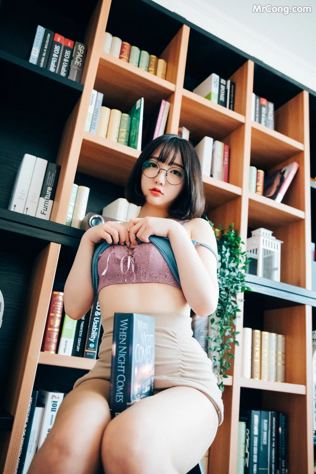 [Loozy] Son Ye-Eun (손예은): Librarian Girl (84 photos + 2 videos)