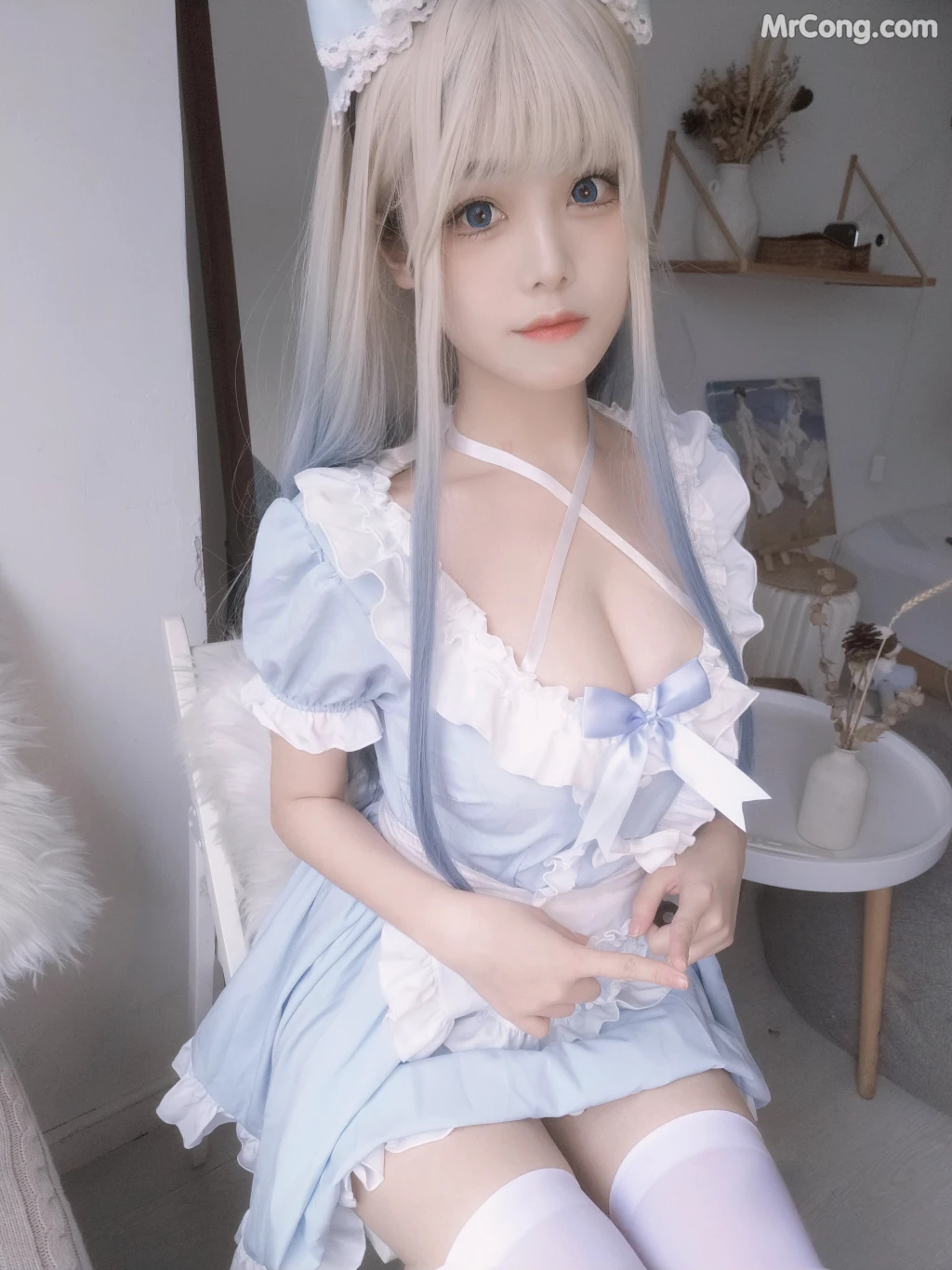 Coser@蜜汁猫裘 Vol.085: 蓝女仆 (27 photos + 2 videos)