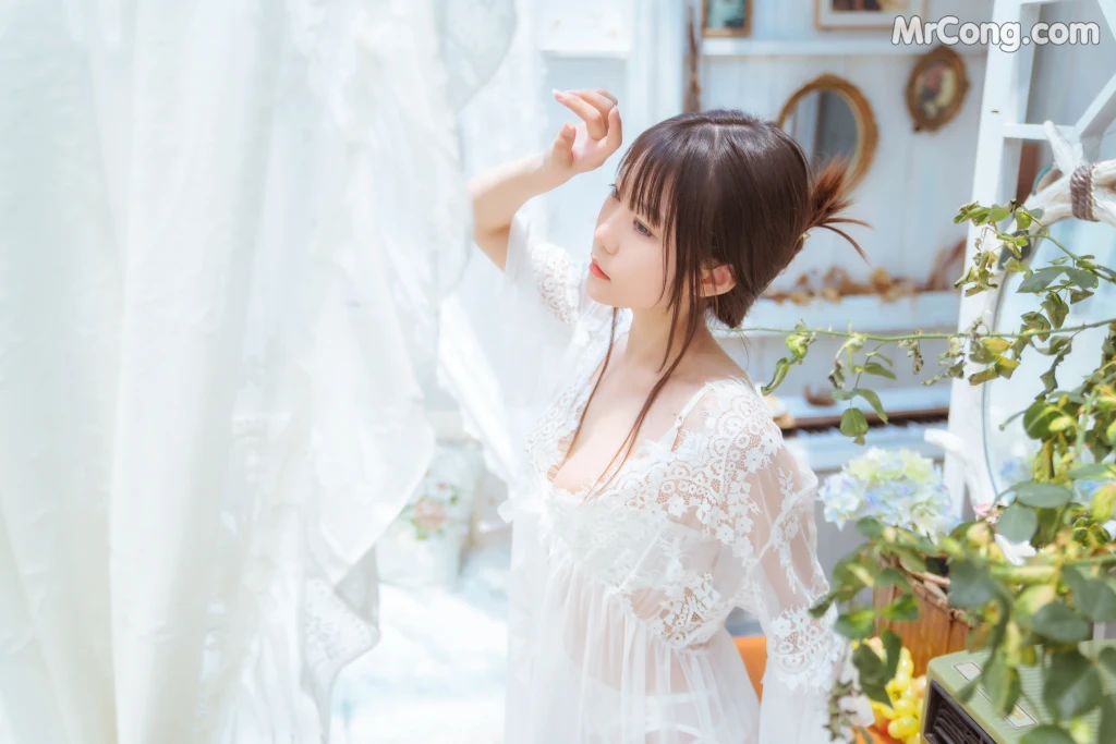 Coser@香草喵露露 No.005: 玻璃房少女 (76 photos)