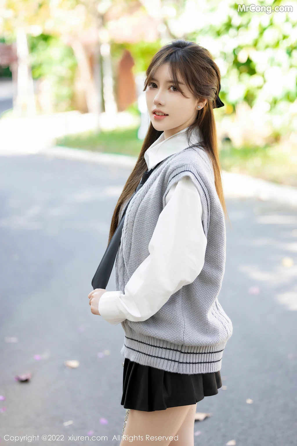 XIUREN No.4896: 美桃酱 (53 photos)