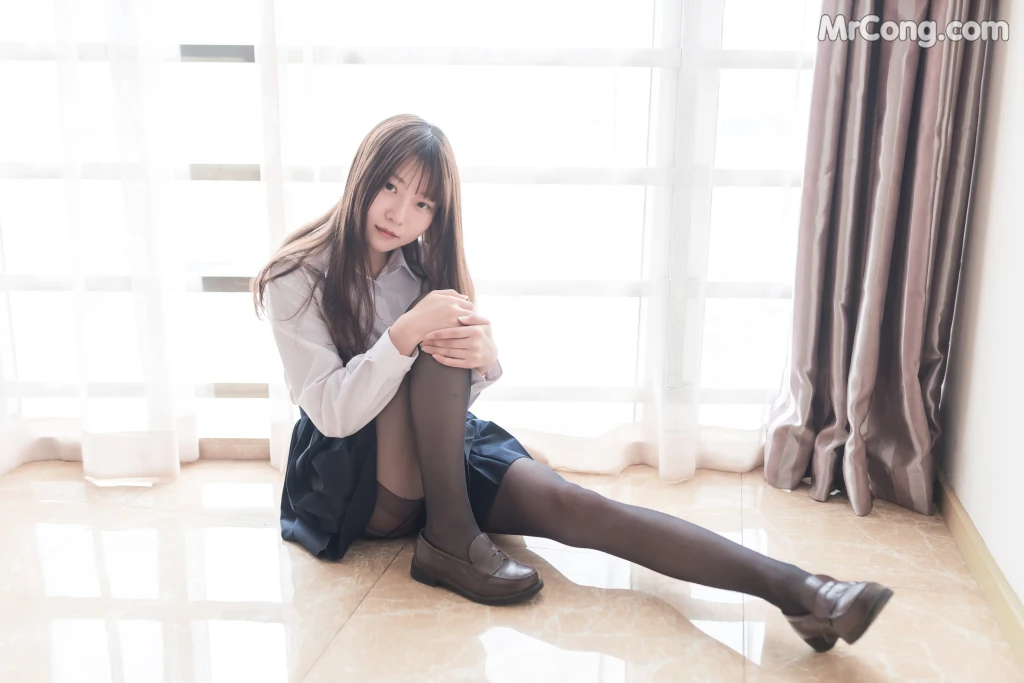 Coser@香草喵露露 No.006: 黑丝萌妹 (44 photos) – Page 4