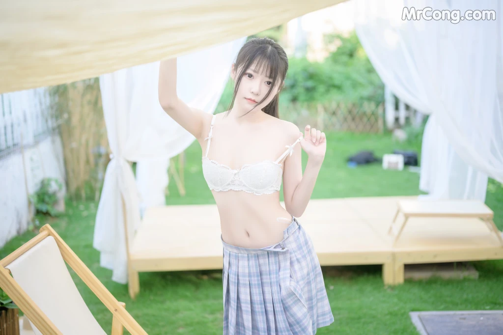 Coser@香草喵露露 No.009: 阳光庭院制服 (50 photos) – Page 3