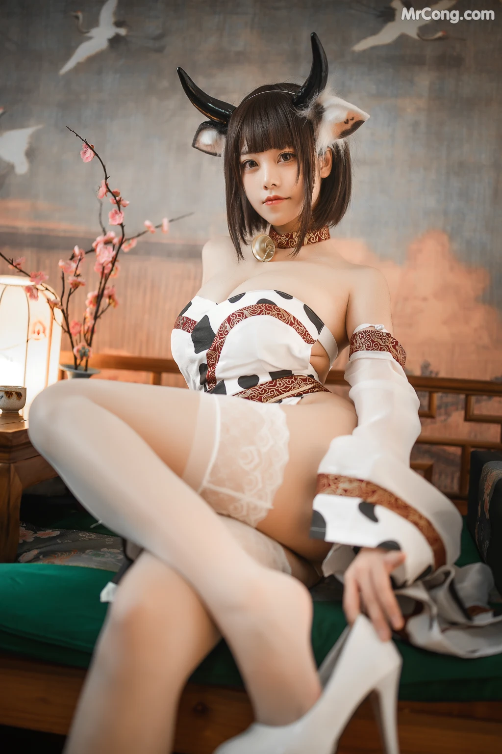 Coser@蜜汁猫裘 Vol.086: 奶牛 (50 photos) – Page 2