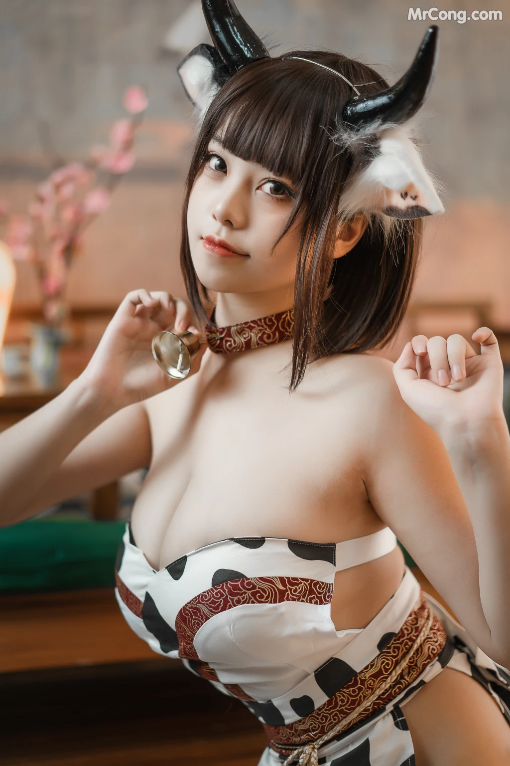 Coser@蜜汁猫裘 Vol.086: 奶牛 (50 photos) – Page 2