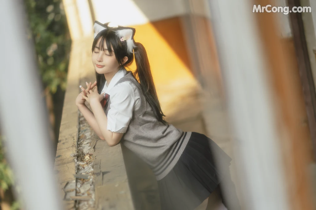 Coser@桜井宁宁 Vol.053: 废墟jk (74 photos)