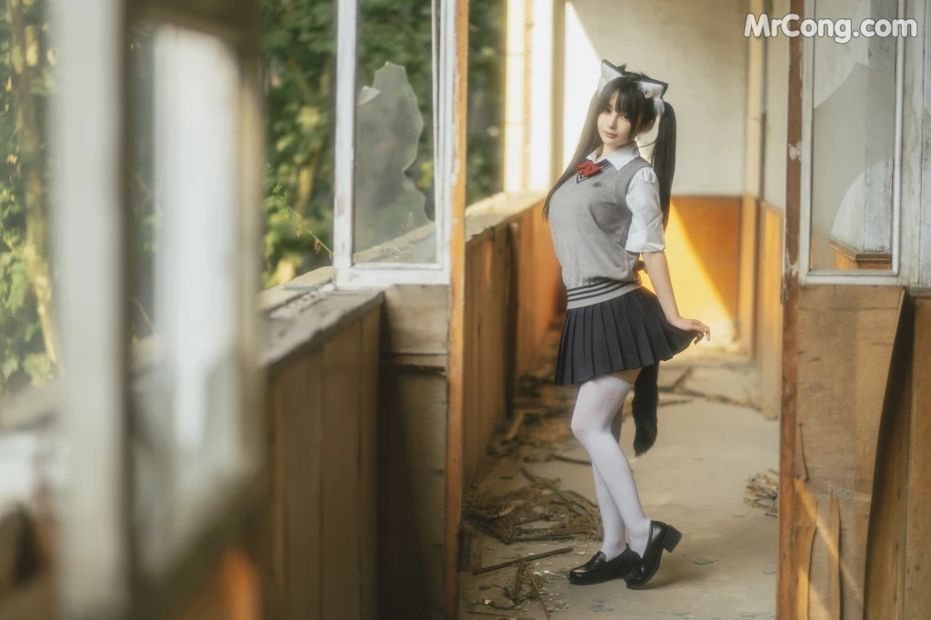 Coser@桜井宁宁 Vol.053: 废墟jk (74 photos)