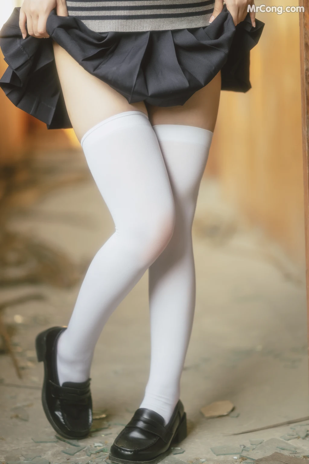 Coser@桜井宁宁 Vol.053: 废墟jk (74 photos)