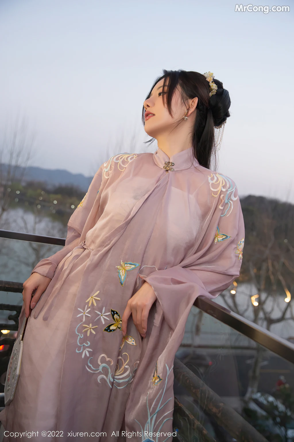 XIUREN No.4945: Jiu Shi A Zhu A (就是阿朱啊) (69 photos)