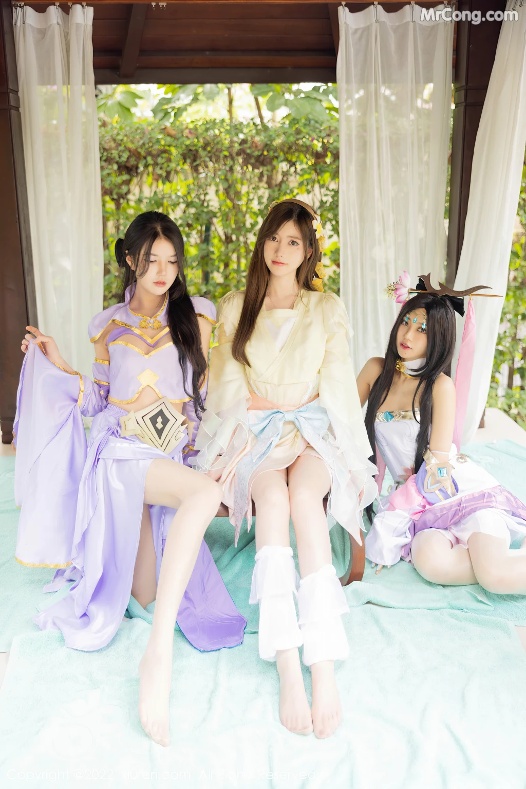 XIUREN No.4948: Ula (绮里嘉) & 美桃酱 (52 photos)