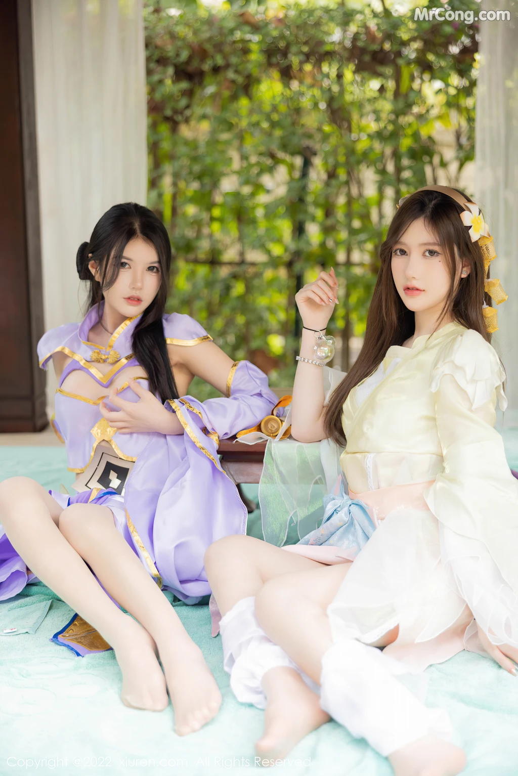 XIUREN No.4948: Ula (绮里嘉) & 美桃酱 (52 photos)
