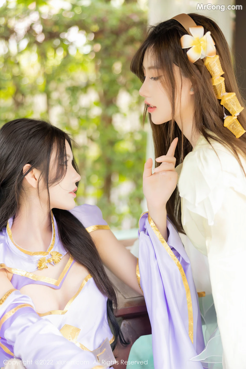XIUREN No.4948: Ula (绮里嘉) & 美桃酱 (52 photos)