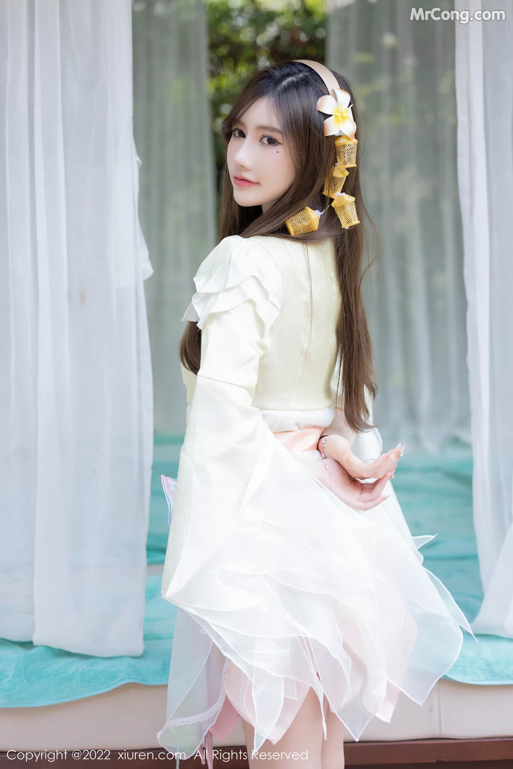 XIUREN No.4948: Ula (绮里嘉) & 美桃酱 (52 photos) – Page 4