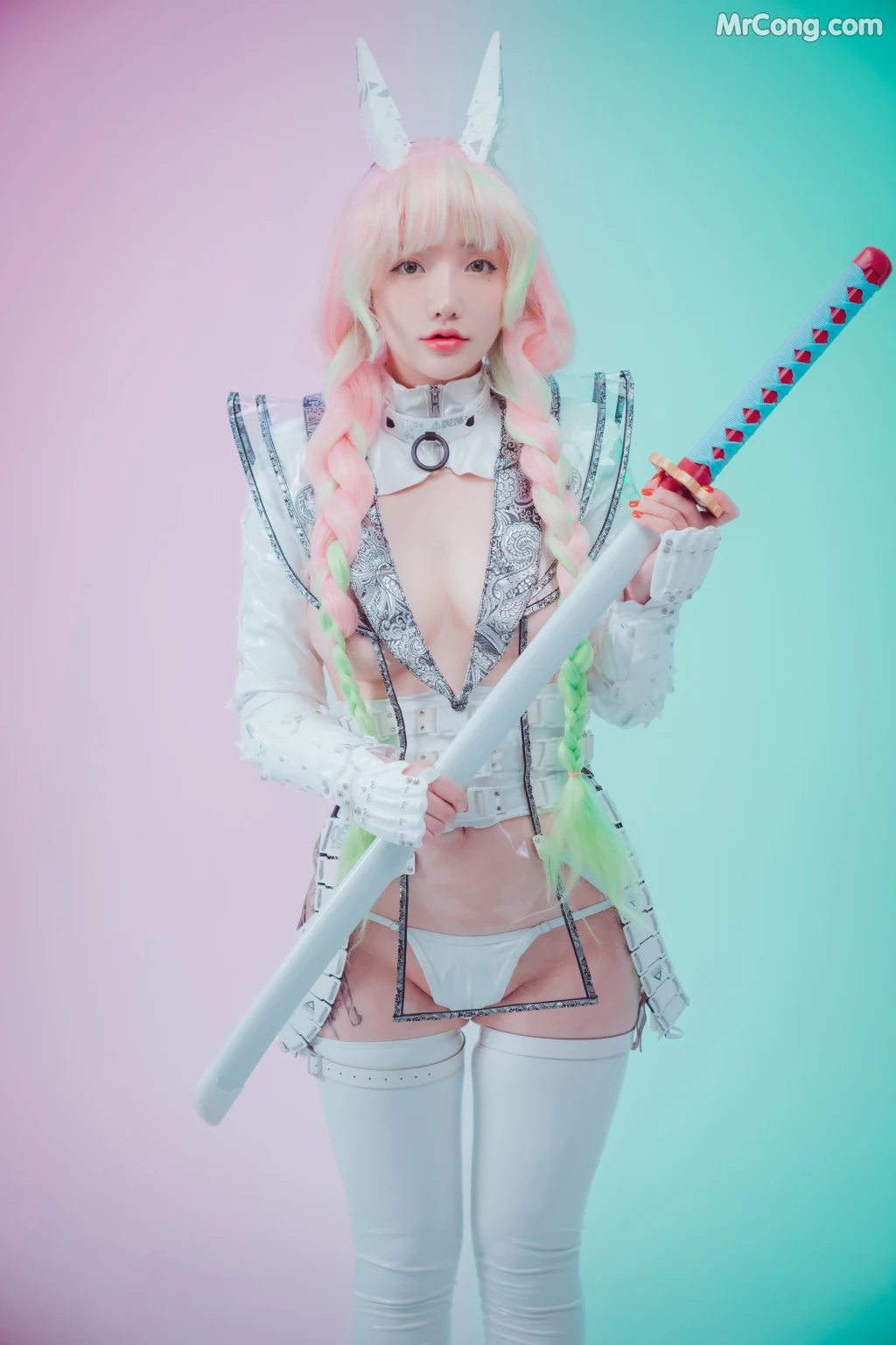 DJAWA Photo – Son Ye-Eun (손예은): “Cyber Hunter Mitsuri” (105 photos)