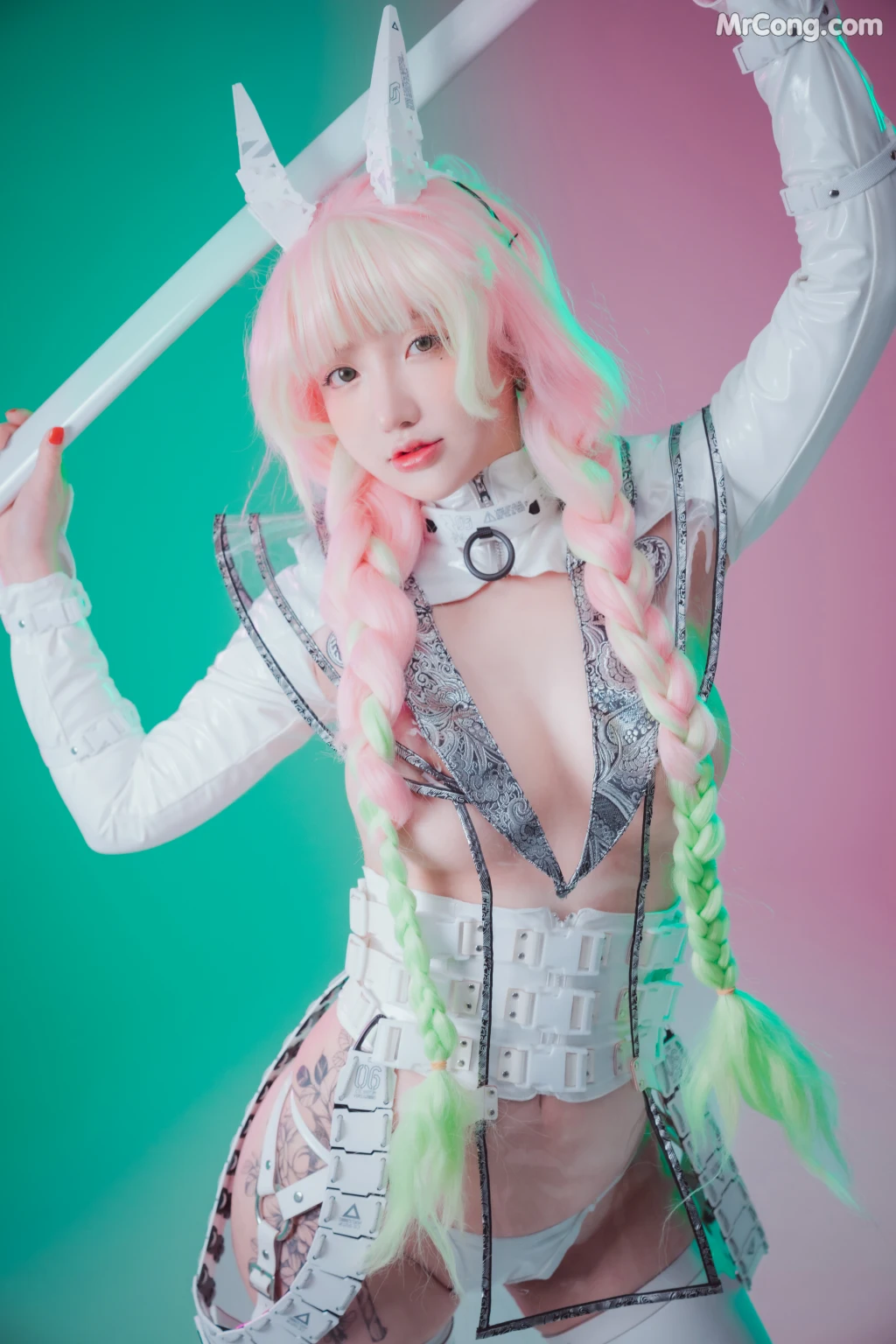 DJAWA Photo – Son Ye-Eun (손예은): “Cyber Hunter Mitsuri” (105 photos)