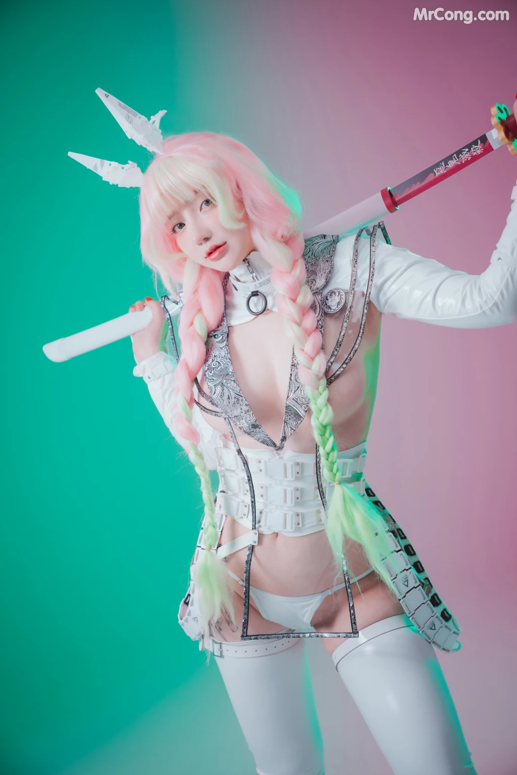 DJAWA Photo – Son Ye-Eun (손예은): “Cyber Hunter Mitsuri” (105 photos)