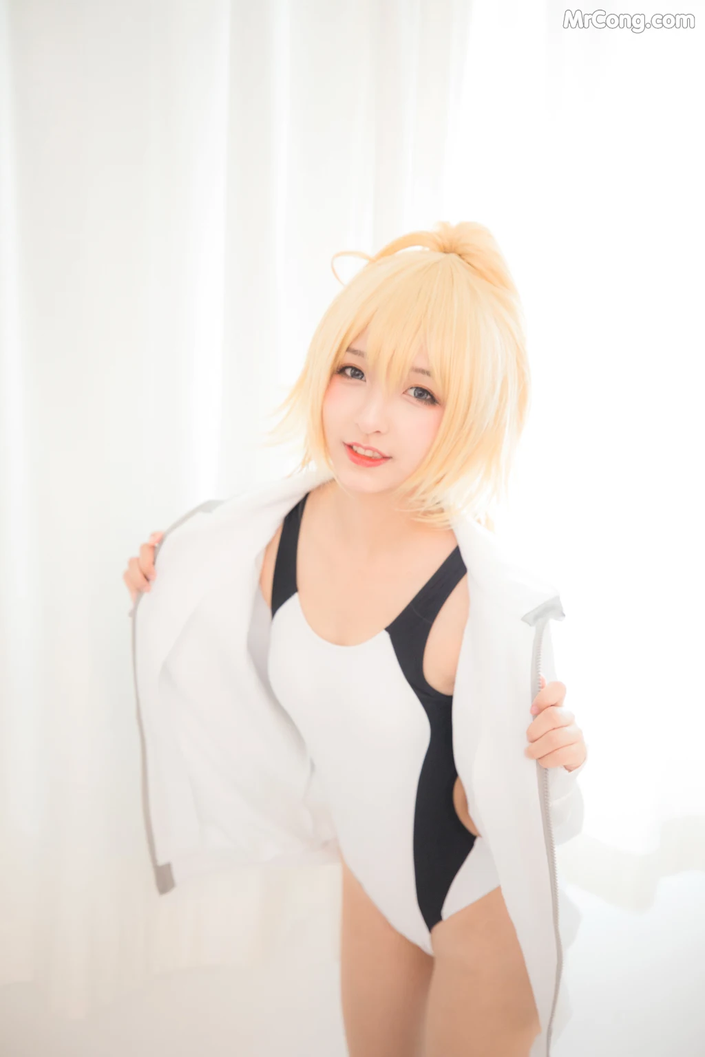Coser@神楽坂真冬 Vol.007: 白贞德 (Fate Grand Order) (150 photos)