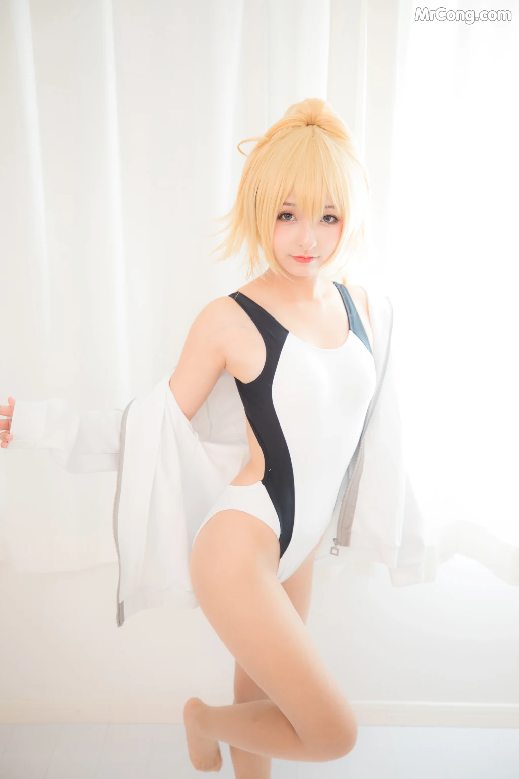Coser@神楽坂真冬 Vol.007: 白贞德 (Fate Grand Order) (150 photos)
