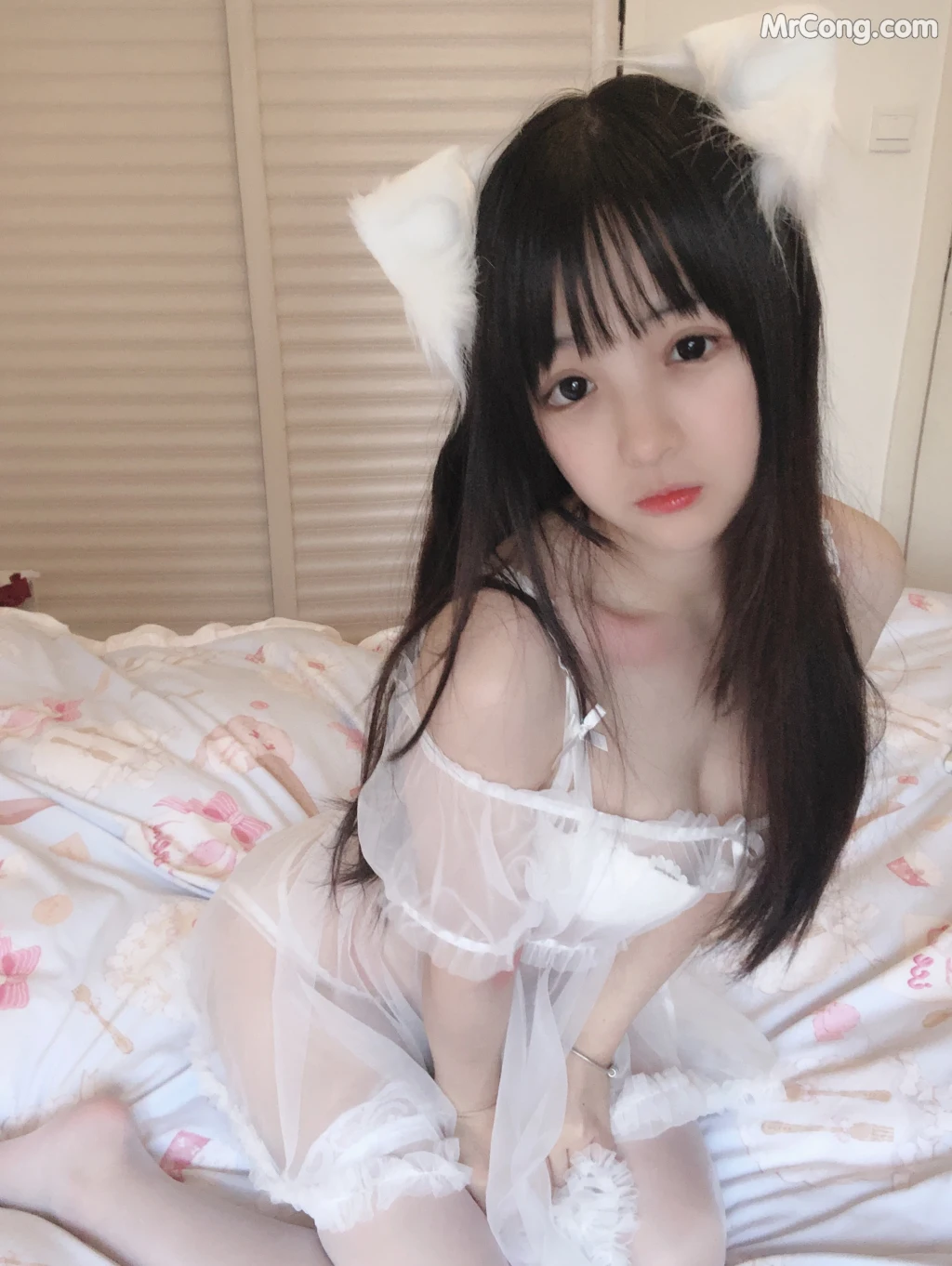 Coser@桜井宁宁 Vol.029: 小白猫 蕾丝内衣 (31 photos) – Page 2