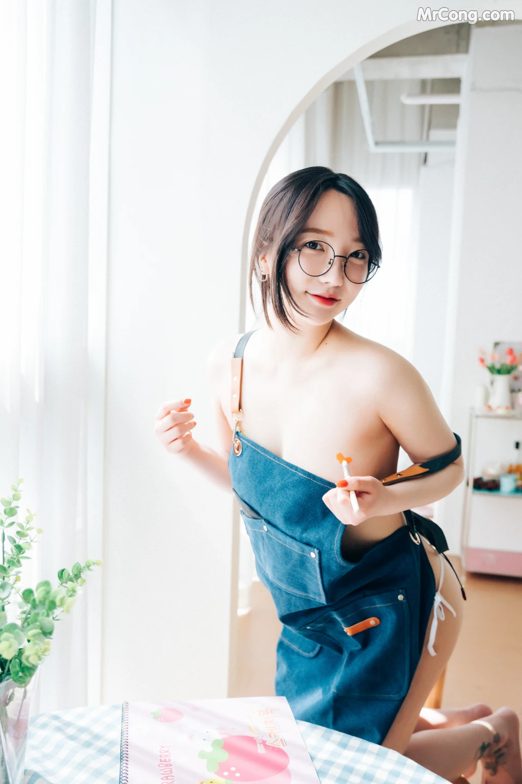 [Loozy] Son Ye-Eun (손예은): Nudy Painter + S.ver (160 photos) – Page 5