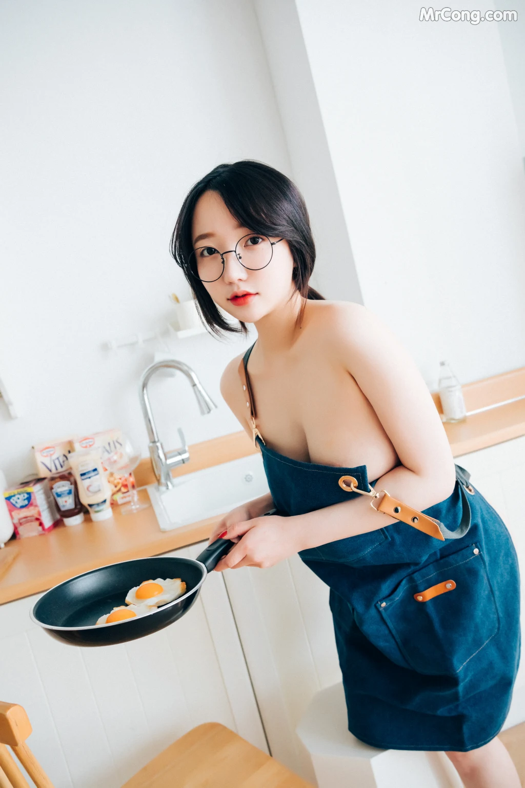 [Loozy] Son Ye-Eun (손예은): Nudy Painter + S.ver (160 photos) – Page 8