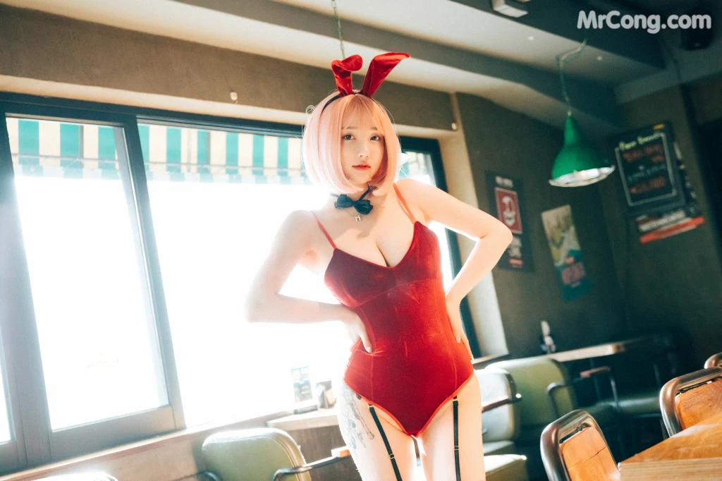 [Loozy] Son Ye-Eun (손예은): Tainted Love Bar (126 photos)