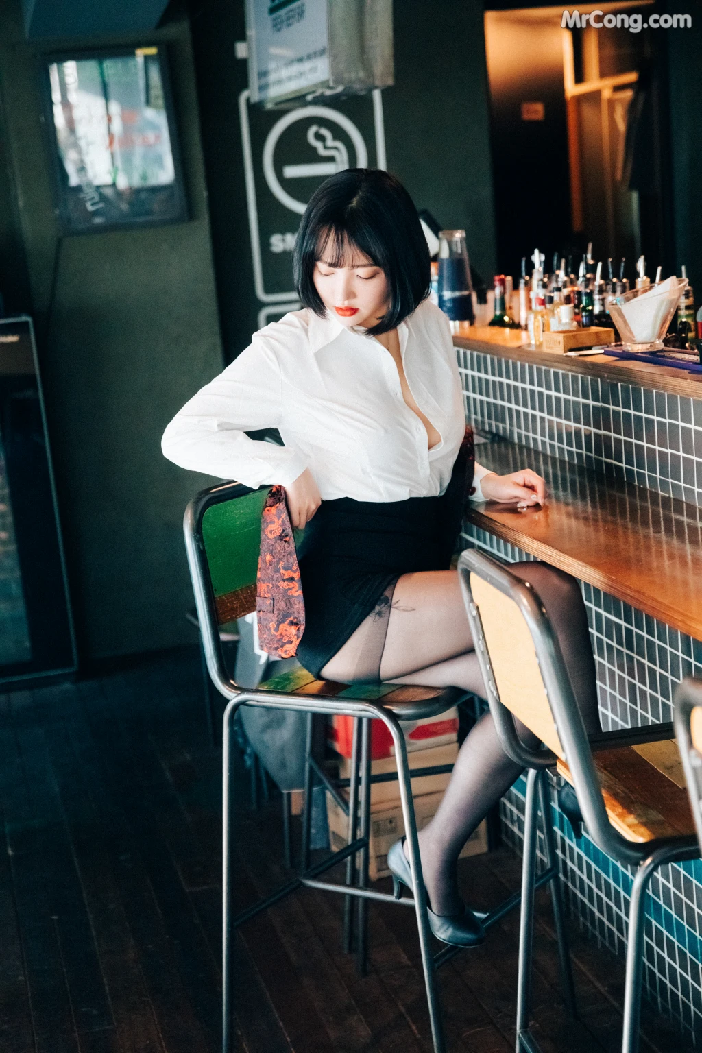 [Loozy] Son Ye-Eun (손예은): Tainted Love Bar (126 photos)