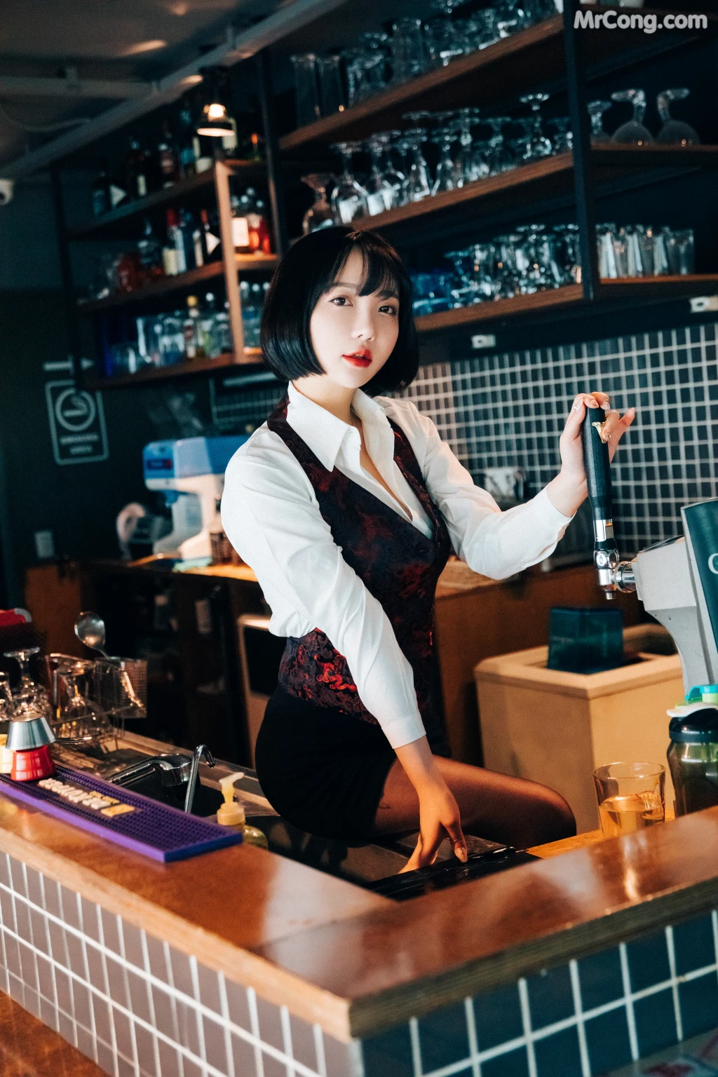 [Loozy] Son Ye-Eun (손예은): Tainted Love Bar (126 photos) – Page 2