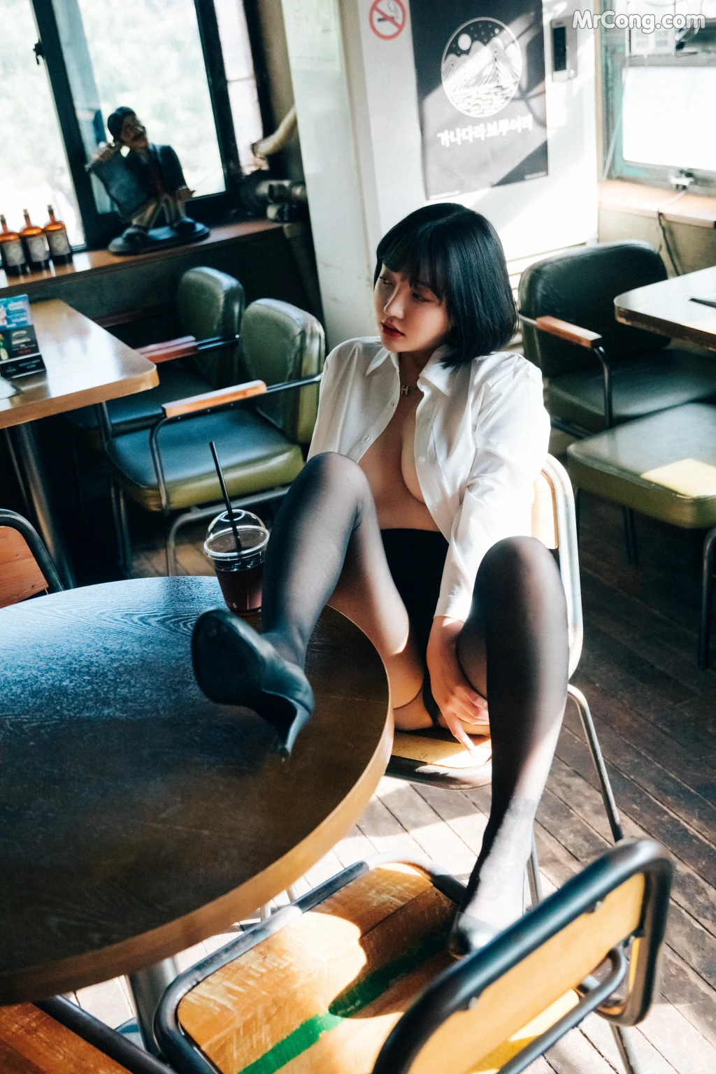 [Loozy] Son Ye-Eun (손예은): Tainted Love Bar (126 photos) – Page 4