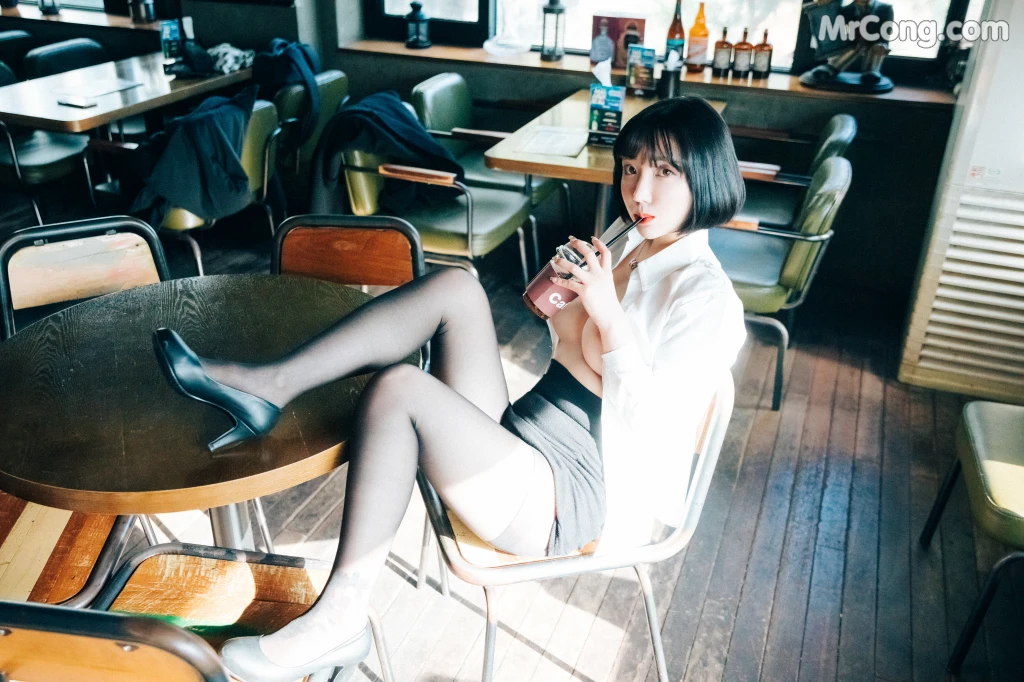 [Loozy] Son Ye-Eun (손예은): Tainted Love Bar (126 photos) – Page 4