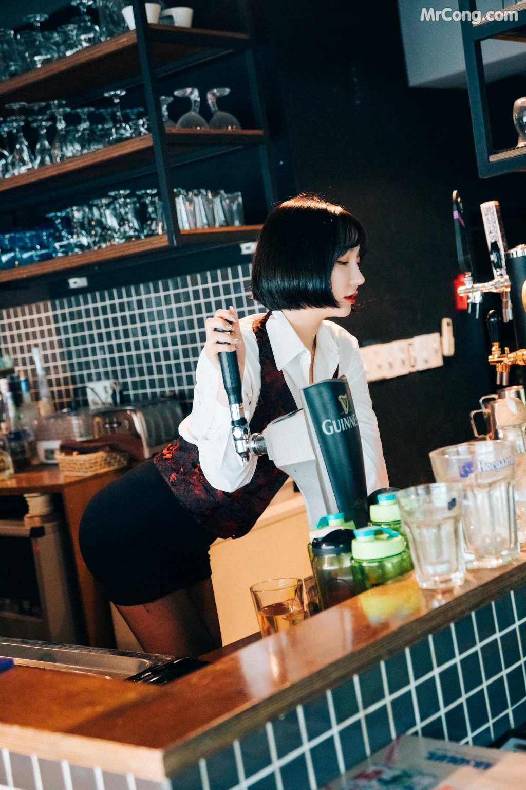 [Loozy] Son Ye-Eun (손예은): Tainted Love Bar (126 photos) – Page 5