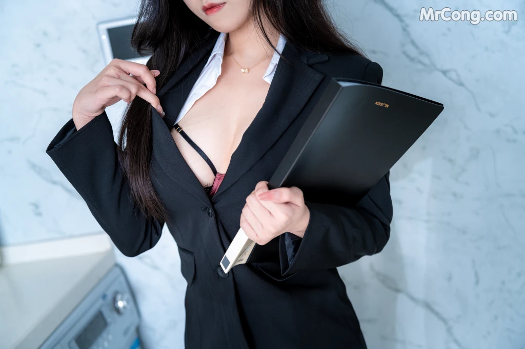 Coser@蜜汁猫裘 Vol.089: 恶毒上司 (67 photos + 7 videos) – Page 4