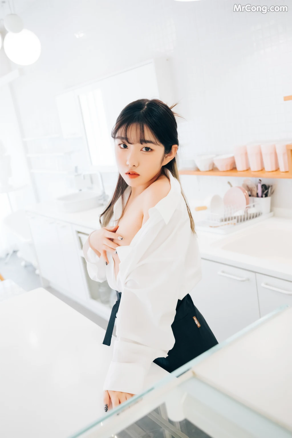 [Loozy] Sonson (손손): Nude Apron (110 photos)