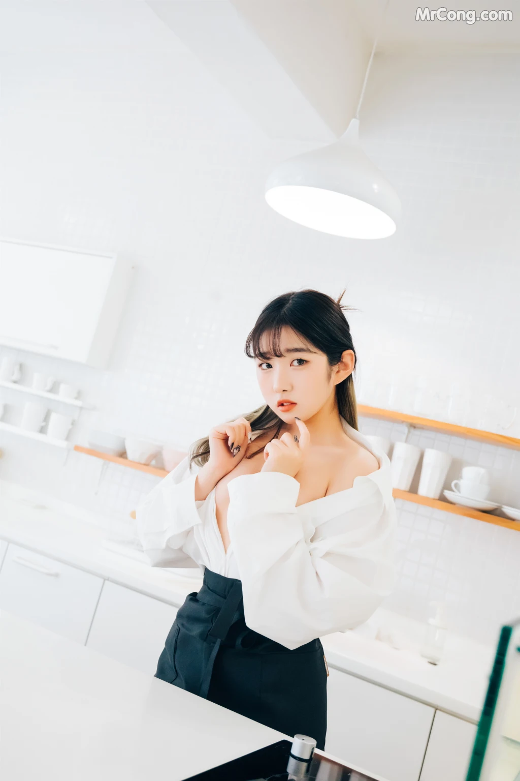 [Loozy] Sonson (손손): Nude Apron (110 photos)