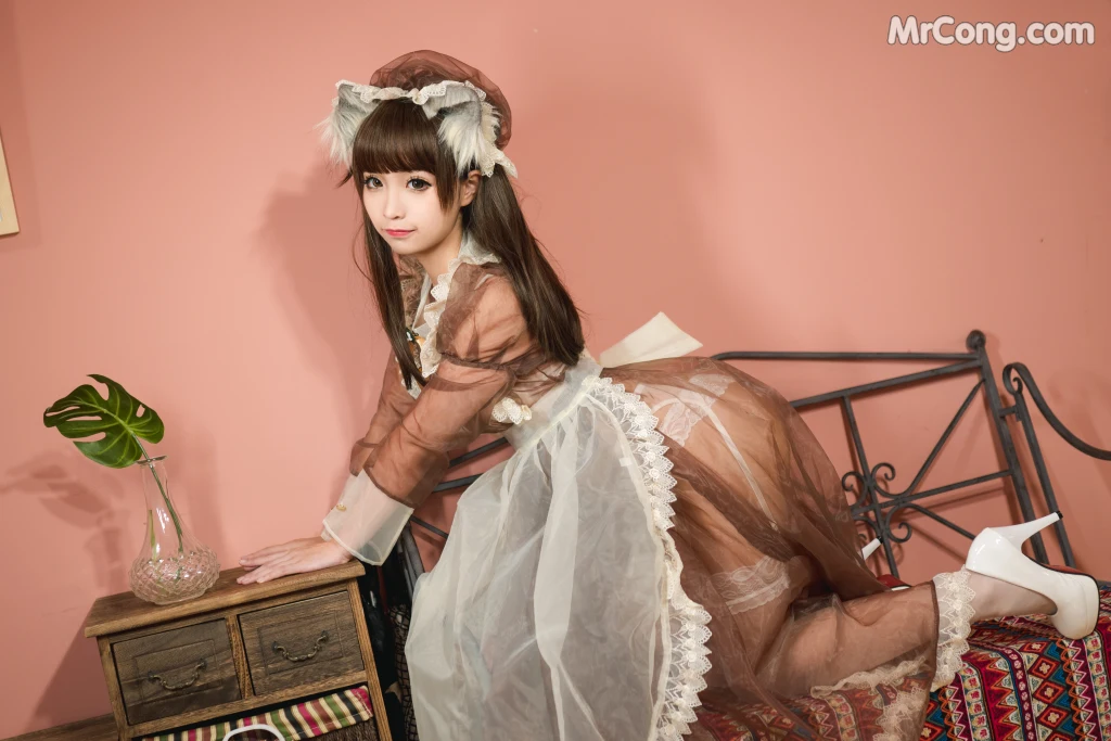 Coser@蠢沫沫 (chunmomo) Vol.042: 棕透明女仆 (61 photos) – Page 3