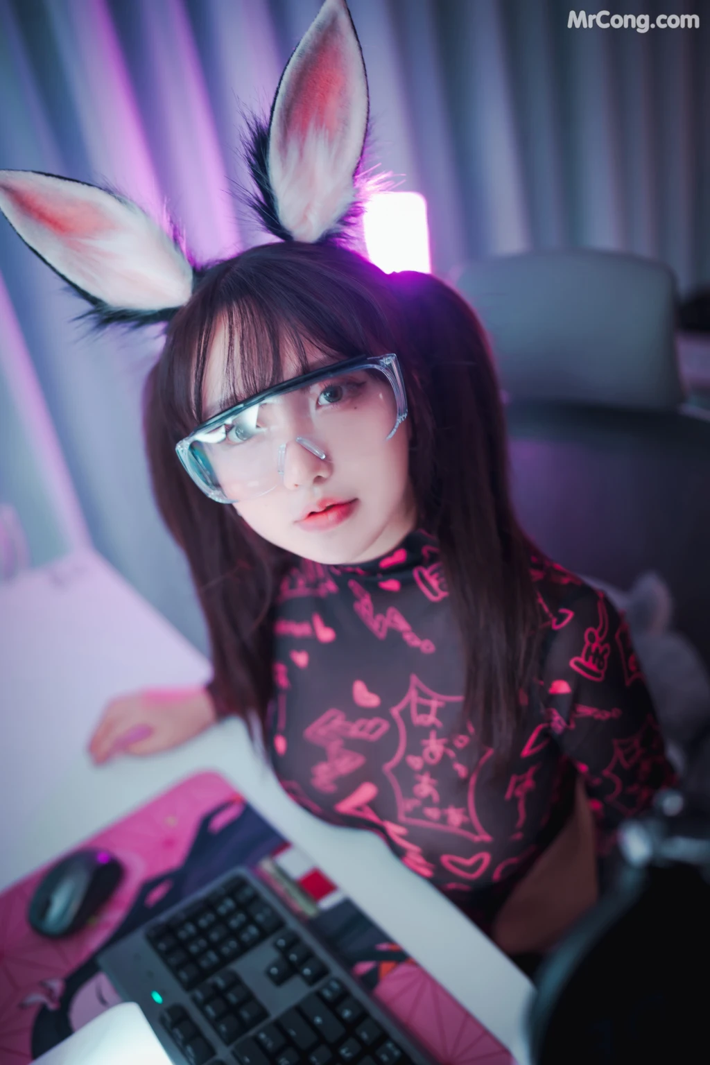 DJAWA Photo – Son Ye-Eun (손예은): “Retro Gaming Girl” (133 photos)