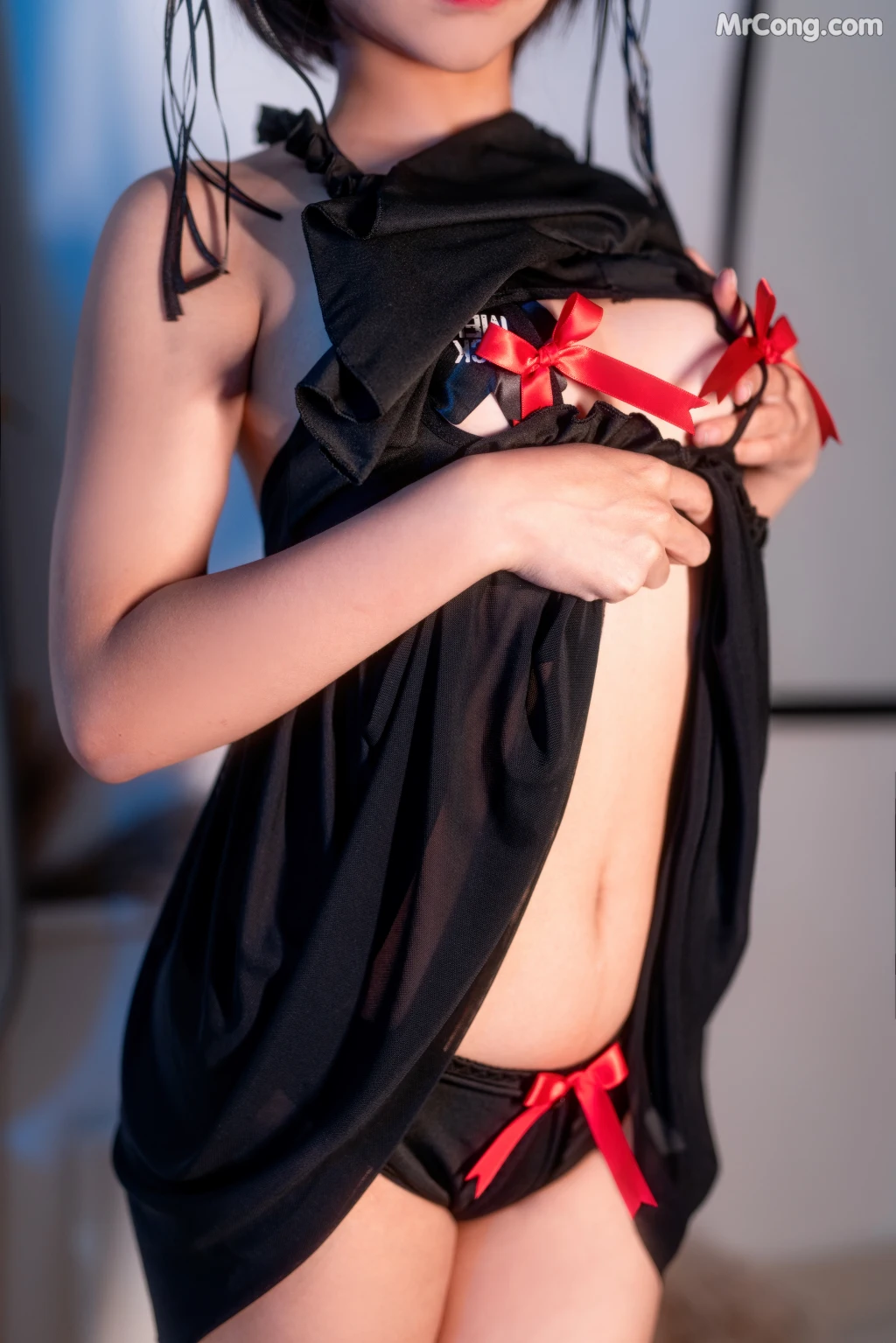 Coser@蠢沫沫 (chunmomo) Vol.053: 黑睡裙 (40 photos)
