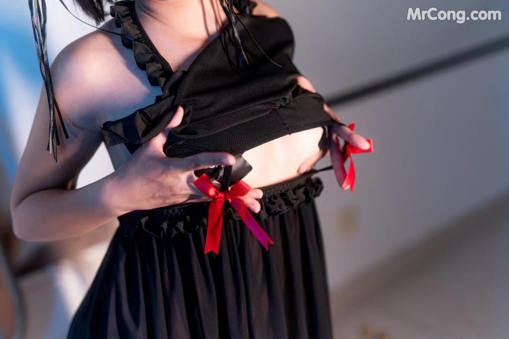 Coser@蠢沫沫 (chunmomo) Vol.053: 黑睡裙 (40 photos)